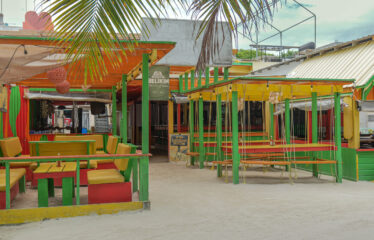 Profitable Beachfront Restaurant For Sale, Caye Caulker – Belize real-estate photo