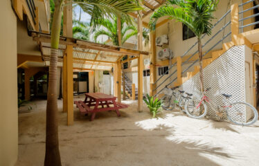 12 Unit Income Generating Popeyes Building for Sale!!! – Belize real-estate photo